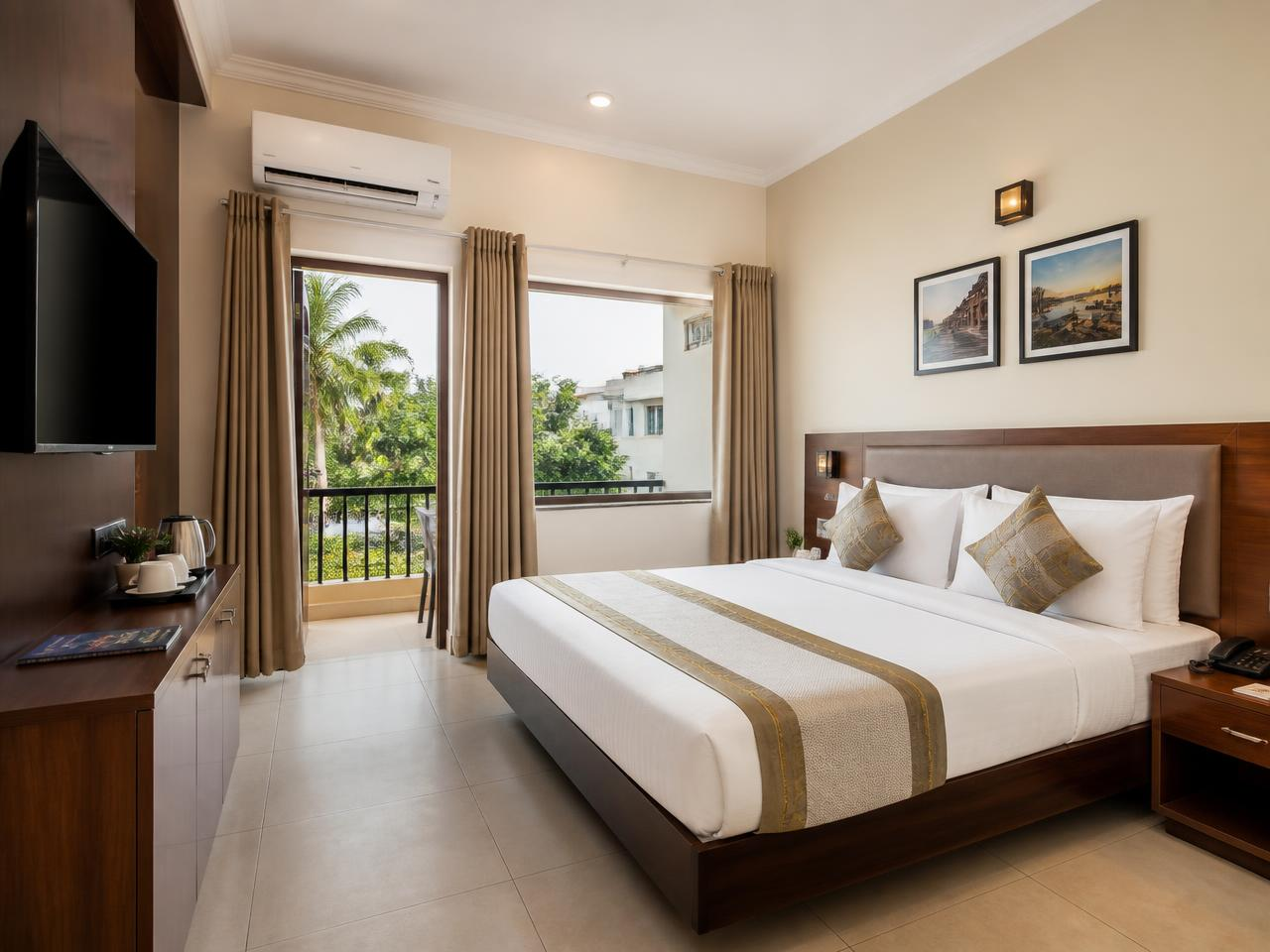 Deluxe guest room